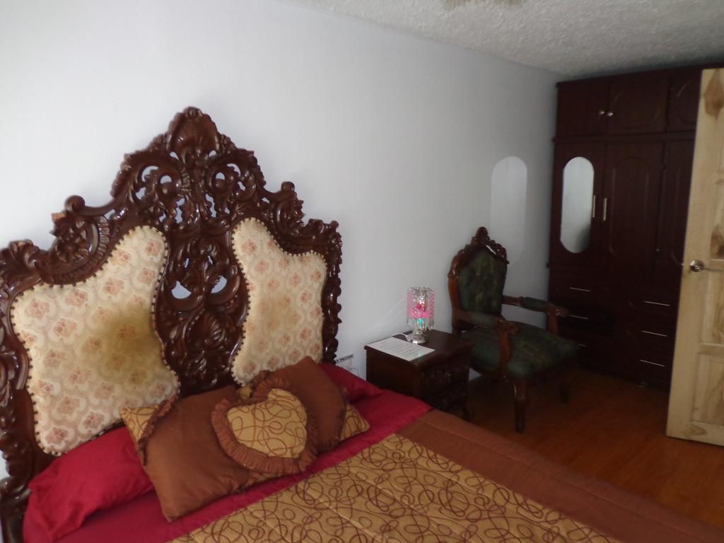 Escocie - Quito Otel Dış mekan fotoğraf
