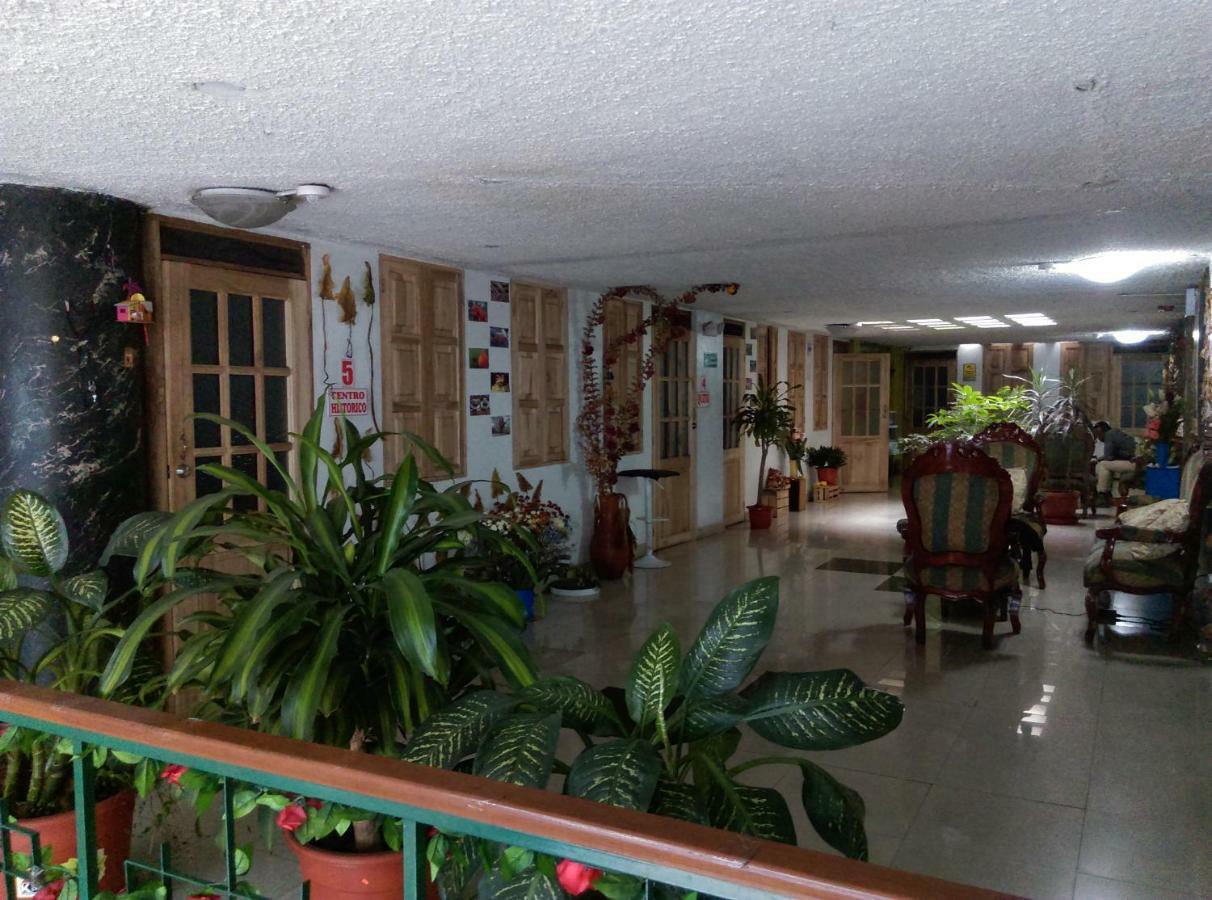 Escocie - Quito Otel Dış mekan fotoğraf